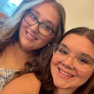 Meet your Posher, Olivia